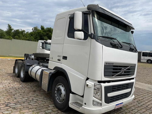 Imagem 2 de 11 de Volvo Fh 460 6x2 2013