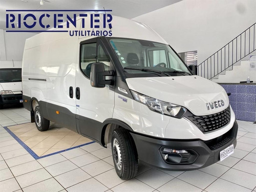 Imagem 9 de 11 de Iveco Daily - 2020/2020 2.3 Hpi Diesel 30-130 Furgão Manual