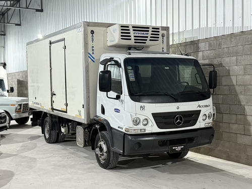 Mercedes Benz Accelo 815