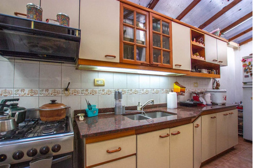 Imagen 17 de 30 de Venta Casa Lote Propio 7 Ambientes En Pompeya