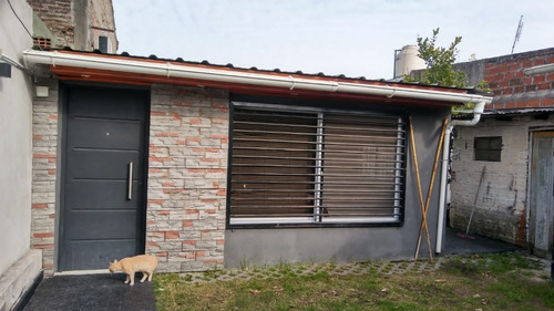 Imagen 13 de 20 de Tres Casas En Un Lote De 10x44mts (berazategui, Buenos Aires)