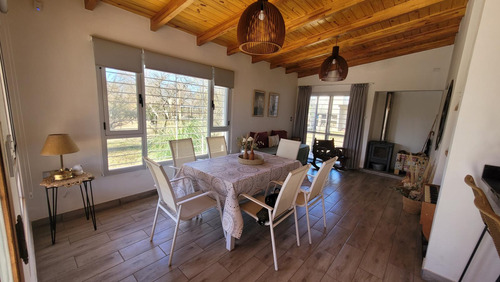En Venta, Casa De Categoria Amoblada A 500m Del Lago