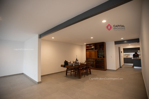 Casa Nueva De Lujo En Venta Chapalita Una Planta, En Esquina.
