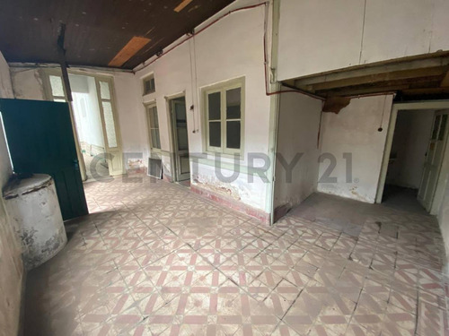 Venta De Propiedad Con 3 Locales Comerciales En El Centro De Pando