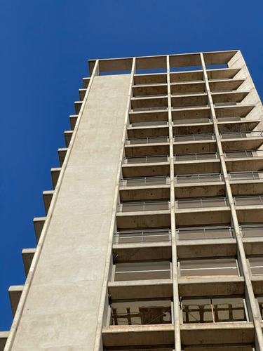 Venta Cochera Cubierta En Recoleta 