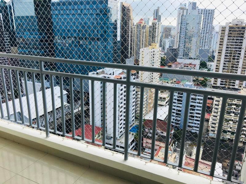 Venta De Apartamento Céntrico En Ph Miyaki, 20-5170
