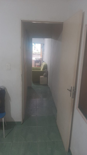 Casa 2 Quartos Cozinha Varanda Sem Garagem