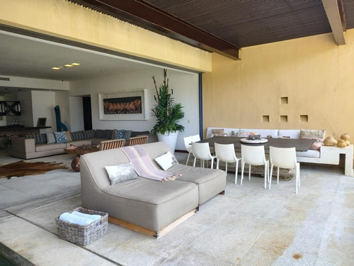 Departamento En Venta En Acapulco Frente A Playa