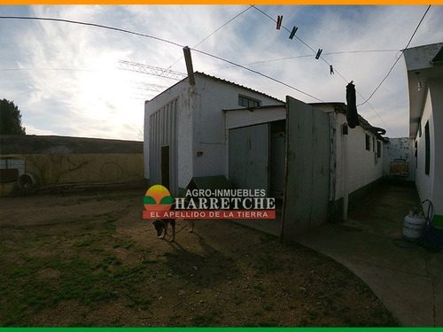 Venta De Casa Con Apartamento En Progreso, Canelones
