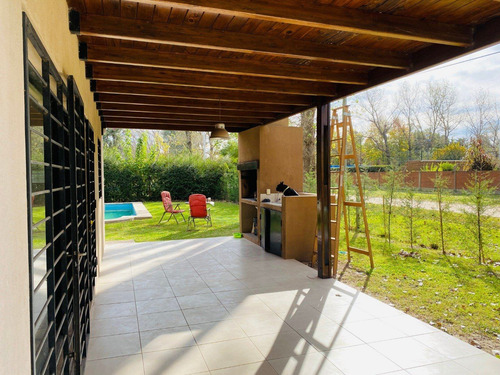 Imagen 7 de 29 de Casa Con Pileta En Roldan - Barrio Tranquilo