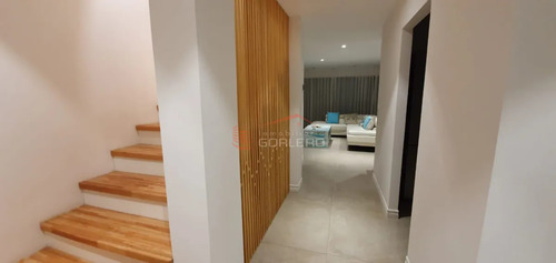 Casa En Venta En Punta Ballena, Complejo Solanas Con Todos Los Servicios!