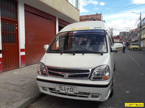 Golden Dragon Microbus Escolar 2008