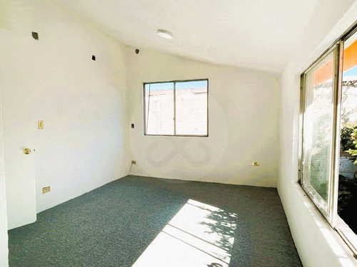 Casa En Venta En San Lorenzo La Cebada 4 Recámaras
