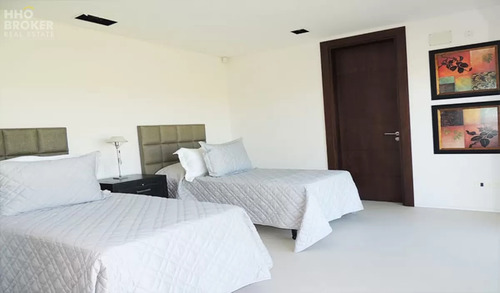Casa En Venta. Barrio Privado. Laguna De Los Cisnes