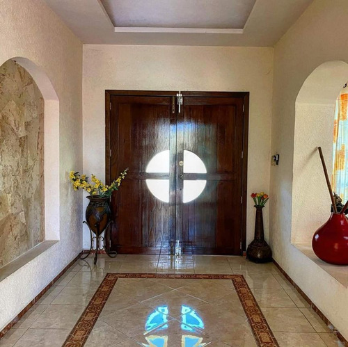 Imagen 3 de 10 de Residencia En Una Planta, 3 Recamaras,