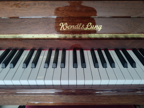 Piano Vertical Wendl & Lung