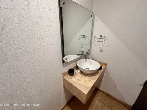 Casa En Venta De 4 Recamaras Y 4 Baños