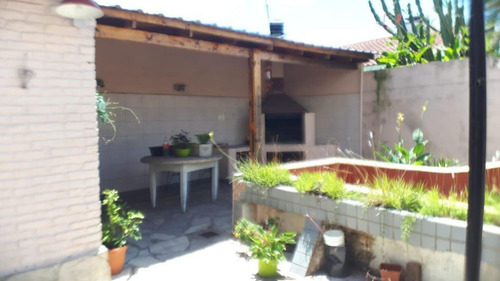Casa En Venta De 3 Ambientes En Villa Luzuriaga