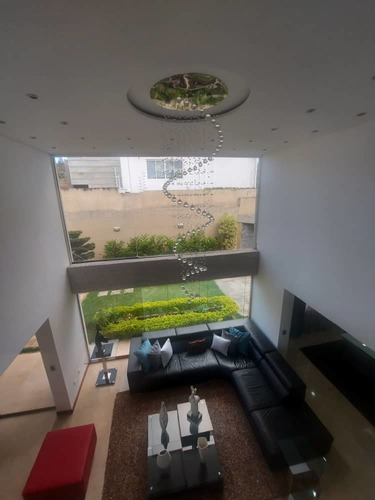 Imagen 3 de 14 de Venta De Casa En Lomas De La Laguita 5h/ 6b/ 4p