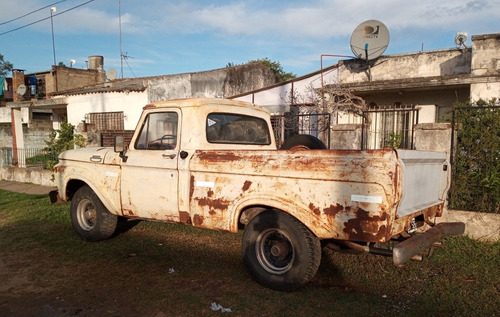 Imagen 2 de 9 de Ford F-100 V8 Fase 1