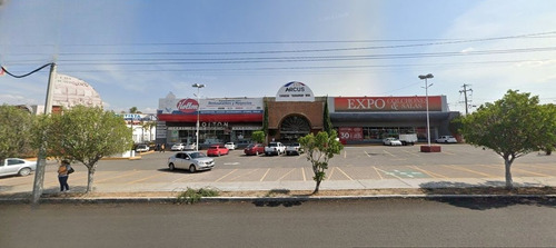 Local 280m2 En Renta Dentro De Plaza En Bernardo Qunitana