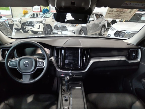 Volvo XC60 2.0 T5 Momentum At