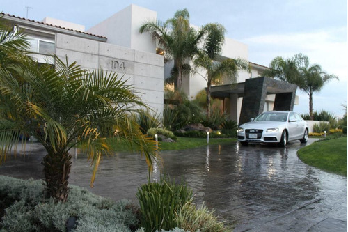 Residencia De Autor En El Campanario, Vista Al Lago, Terreno