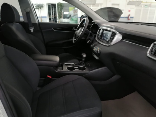 Imagen 13 de 15 de Kia Sorento Lx 2019
