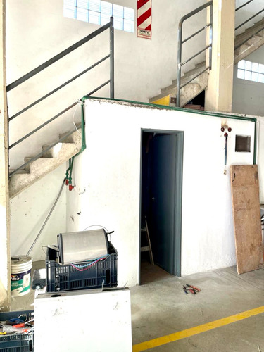 Venta Galpón 400m2 En Villa Martelli