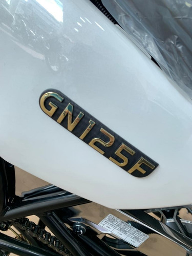 Imagen 11 de 19 de Suzuki Gn 125 Suzuki Velez Sarsfield