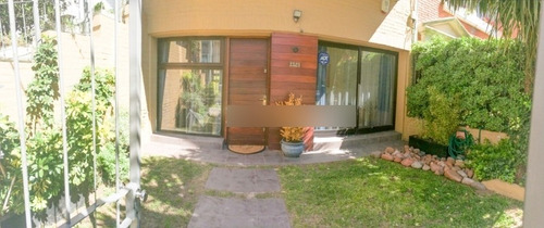 Venta De Casa En Punta Carretas, 3 Dormitorios, 3 Baños, 1 Suite Enorme Con Jacuzzi Y Estufa A Leña, Barbacoa, Terraza Y Ventanales Con Vista Mar. Son 202 M2 En Tres Niveles. Patio, Jardin. Sin Garaje