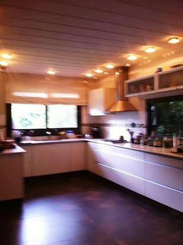 Excelente Casa En Venta En San Isidro Lomas De Santa Rita Sobre Calle Cortada