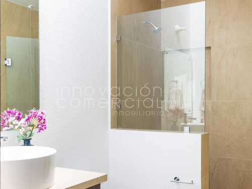 Casa En Venta En Nuevo Refugio, Con Amenidades