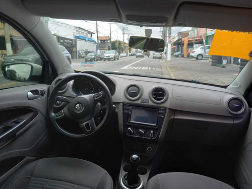 Imagem 5 de 7 de Volkswagen Voyage 2015 1.6 Msi Highline Total Flex 4p