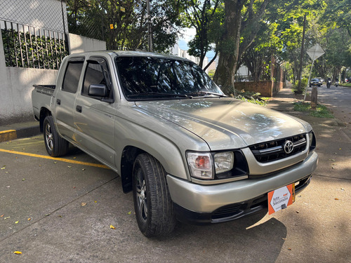 Toyota Hilux 2.4 Et