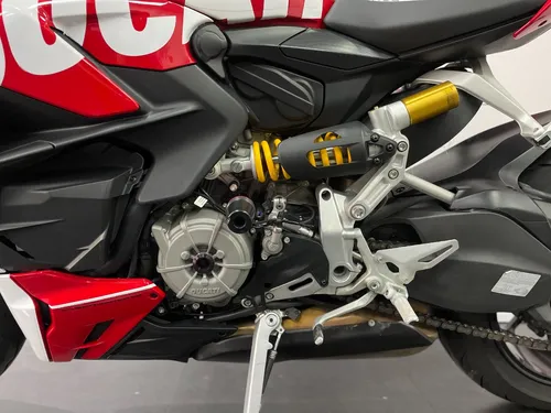 Ducati Streetfighter V2
