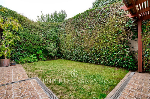 Casa En Venta En Ñuñoa! Impecable, Lista Para Vivi...
