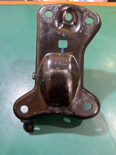 Base Soporte De Puente Trasero Jetta 2019 2020 2021 2022 24 (Usado)