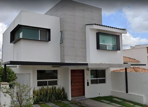 Casa En Remate Bancario, Calle Lago Yuriria, Cumbres Del Lago, Juriquilla, Santiago De Querétaro