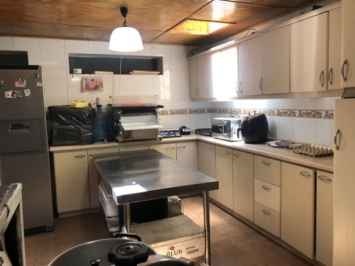 Vende 2 Casas Total 6 Dorm, 3 Baños, 2 Cuadras Metro El Bosq