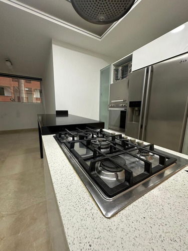 Sky Group, Vende Apartamento Edif Acrópolis, Trigaleña Alta. Jose R Armas. 