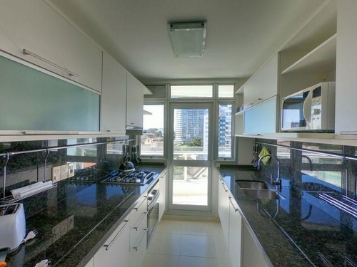 Imagen 9 de 23 de Apartamento 3 Dormitorios En Playa Mansa, Punta Del Este - Seasons Tower