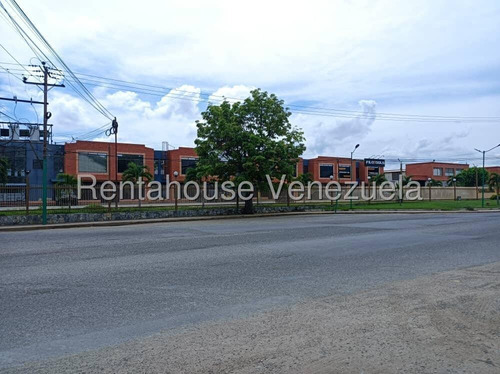Maria Gonzalez Alquila Terreno Carretera Los Guayos. 25-12064