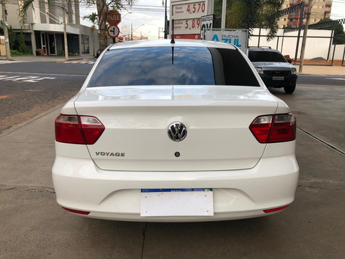 Imagem 4 de 7 de Volkswagen Voyage 1.0 Branco 2018