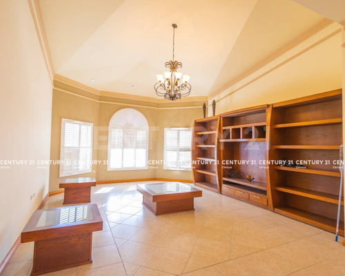 Casa En Venta En Fraccionamiento Rincon De Las Lomas Chihuahua, Chih.