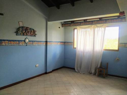 Imagen 12 de 15 de Casa Urb. Sant'omero, Tipo Town House Los Teques