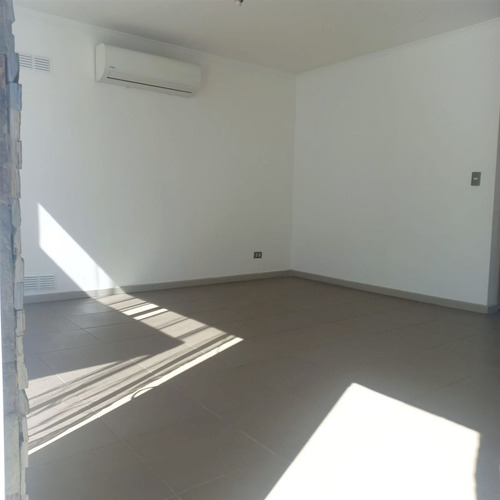 Casa En Venta De 3 Dorm. En Lampa (sin Comisión)