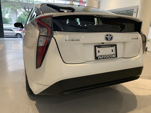 Imagen 14 de 15 de Toyota Prius 2016 1.8 Base Hibrido At