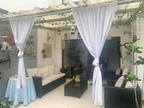 Casa En Venta En El Poblado, Los Gonzalez. Cod V9375