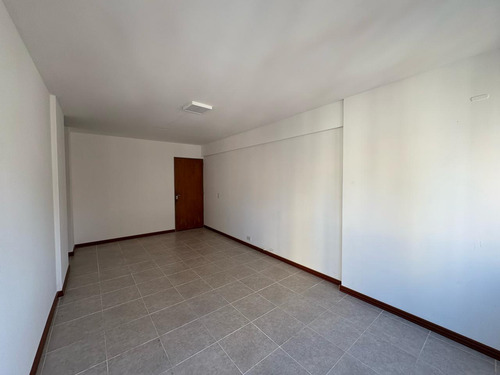 Departamento En Alquiler | 2 Dormitorios | Nueva Cordoba | Frente C/ Balcón | Zona Buen Pastor